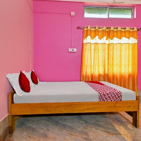 Oyo Flagship The Brahmaputra Homestay Guwahati Esterno foto