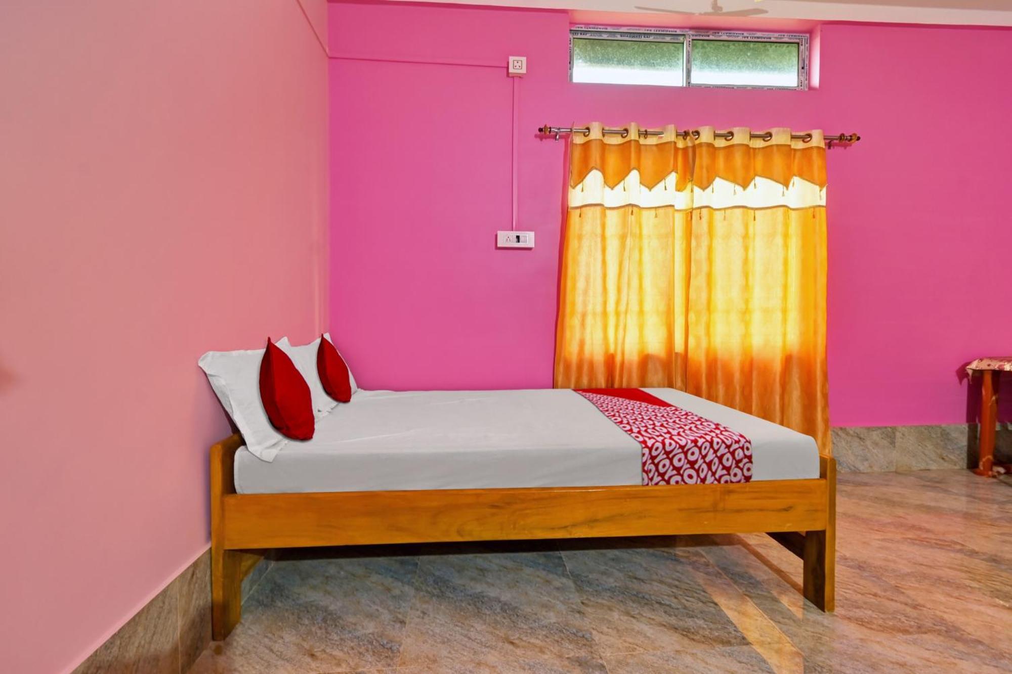 Oyo Flagship The Brahmaputra Homestay Guwahati Esterno foto