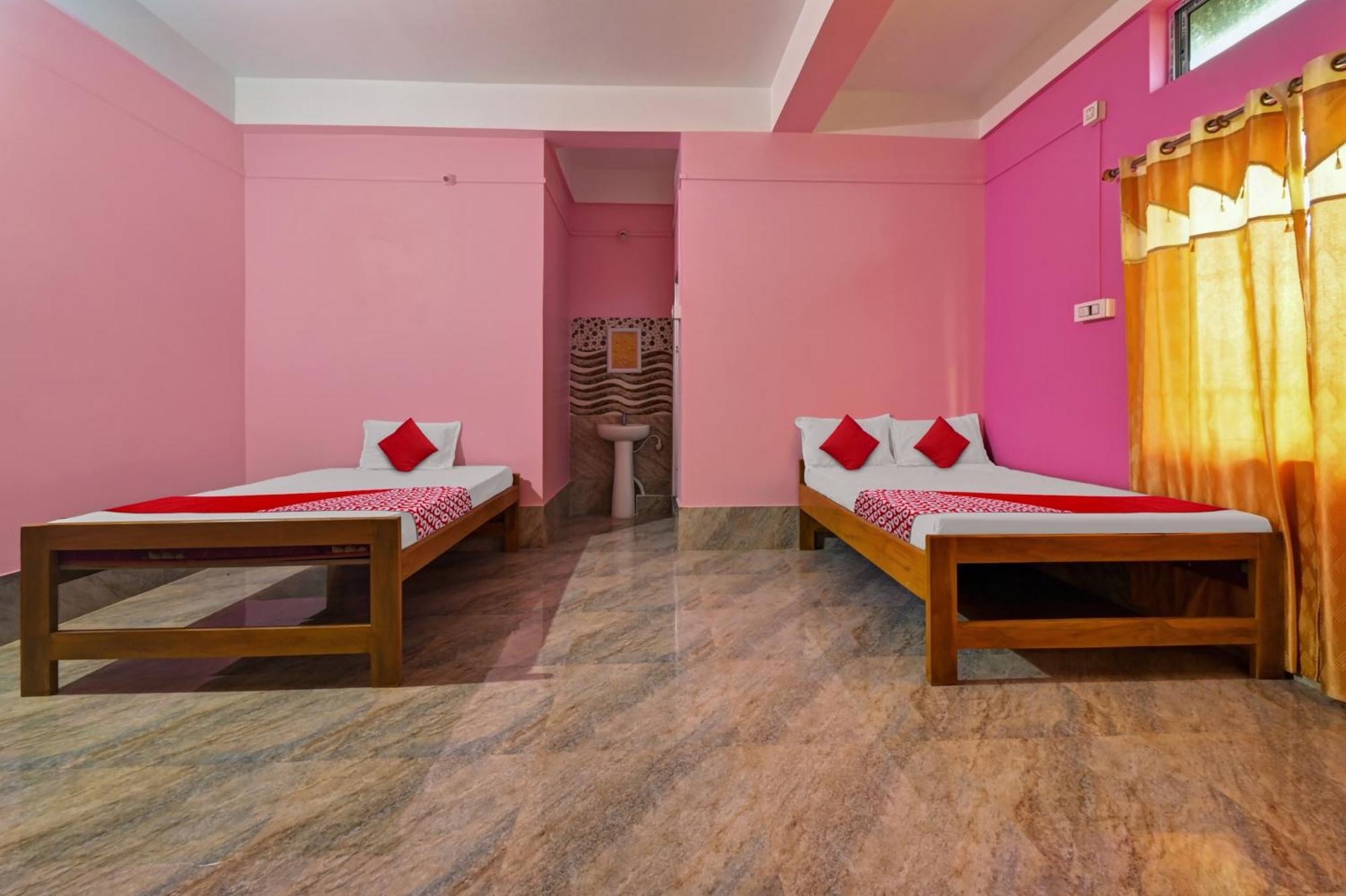 Oyo Flagship The Brahmaputra Homestay Guwahati Esterno foto