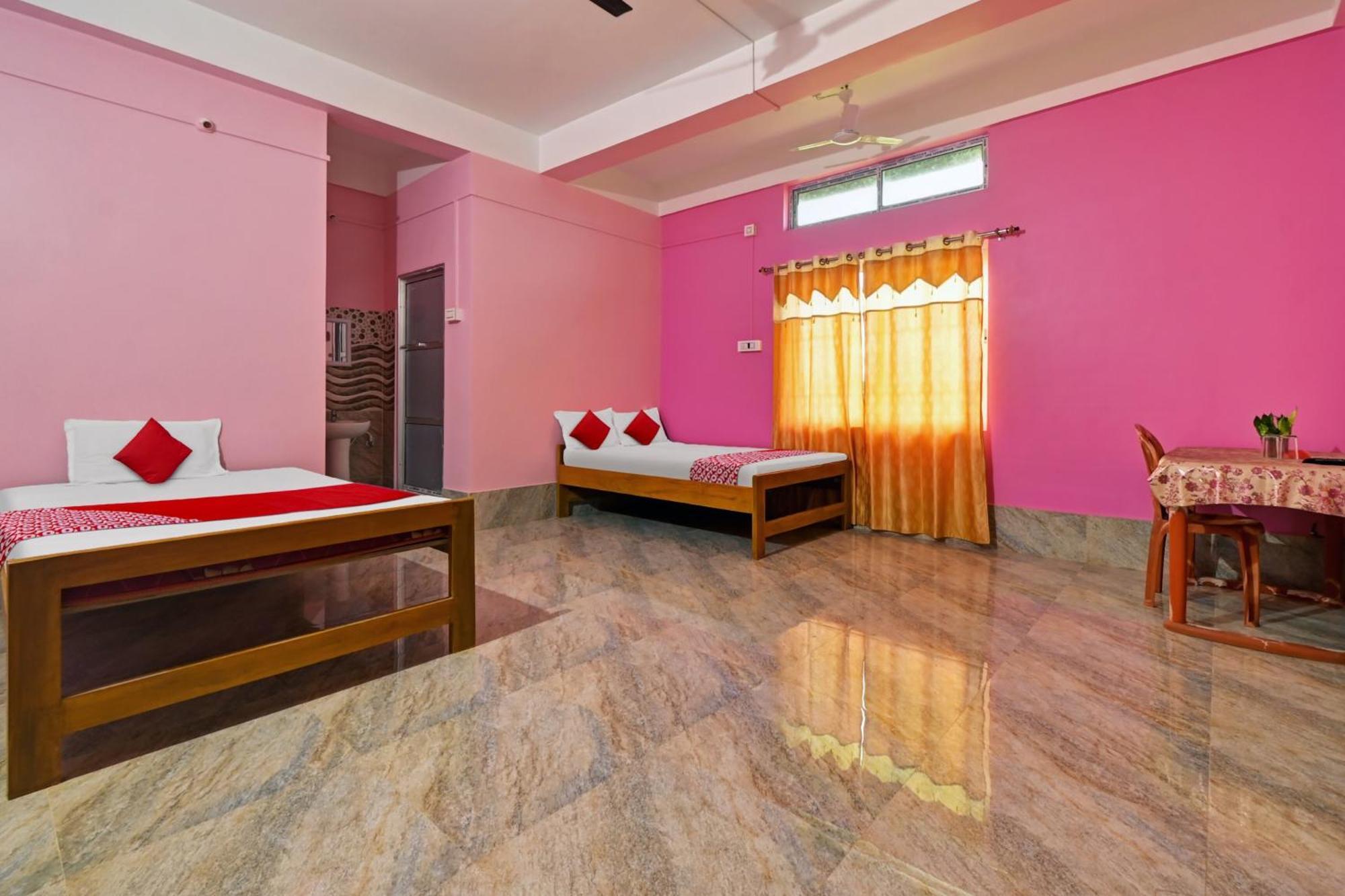 Oyo Flagship The Brahmaputra Homestay Guwahati Esterno foto